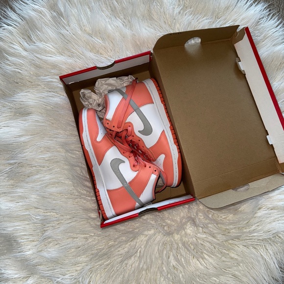 Other - Nike Dunk High